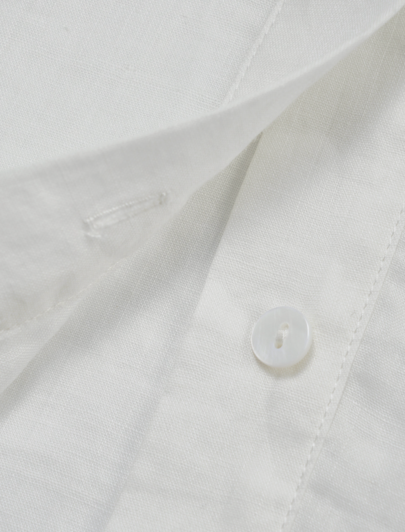 Linen Ease Shirt in Soft Ivory